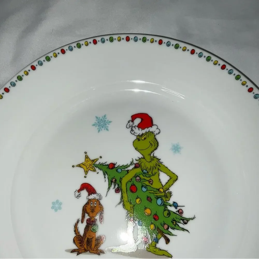 NEW ZRIKE DR SEUSS HOW THE GRINCH STOLE CHRISTMAS MAX WHITE DINNER PLATE 10.5”